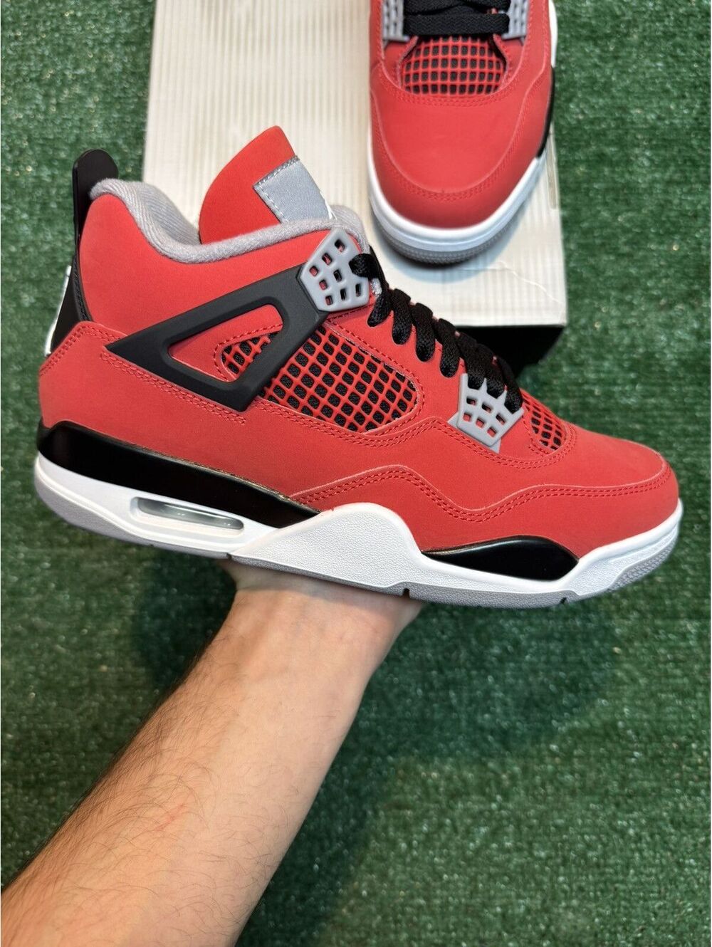 Jordan Retro 4 Toro Size 7.5